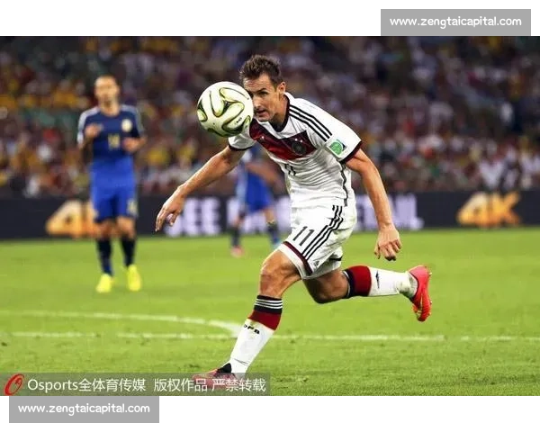 牛仔裤到射手王：高驰的绿茵逆袭路